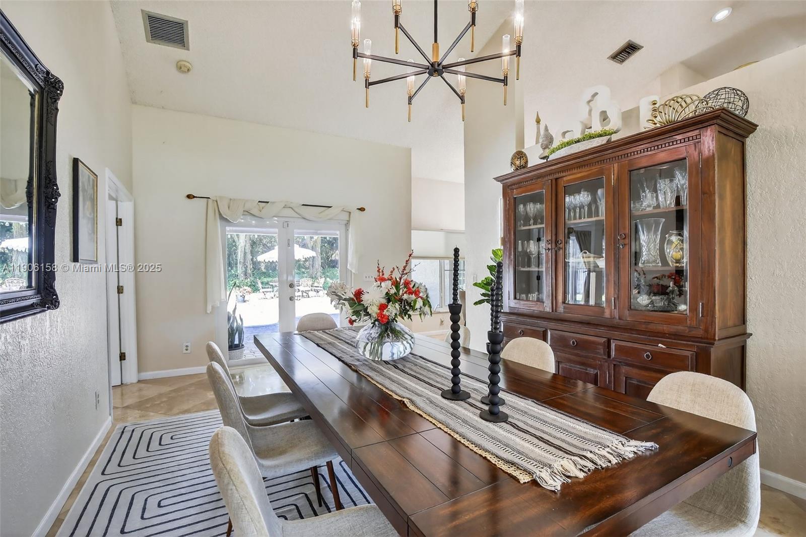 JACARANDA LAKES - Residential