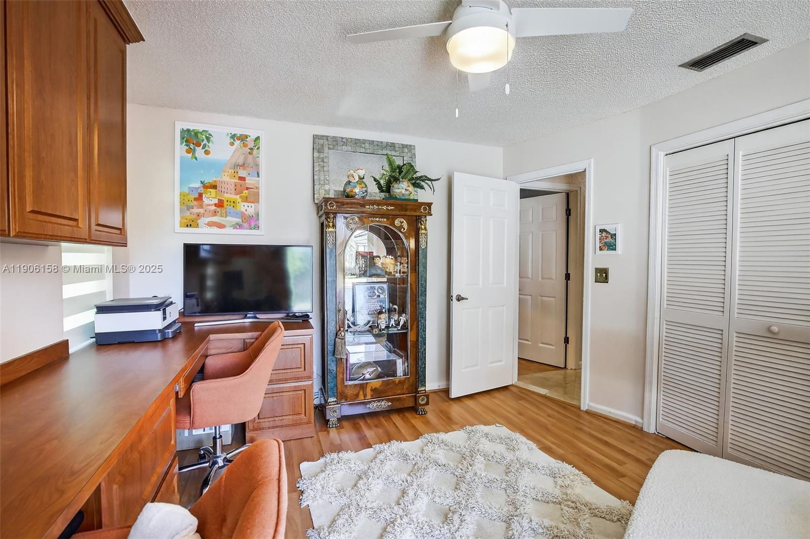 JACARANDA LAKES - Residential