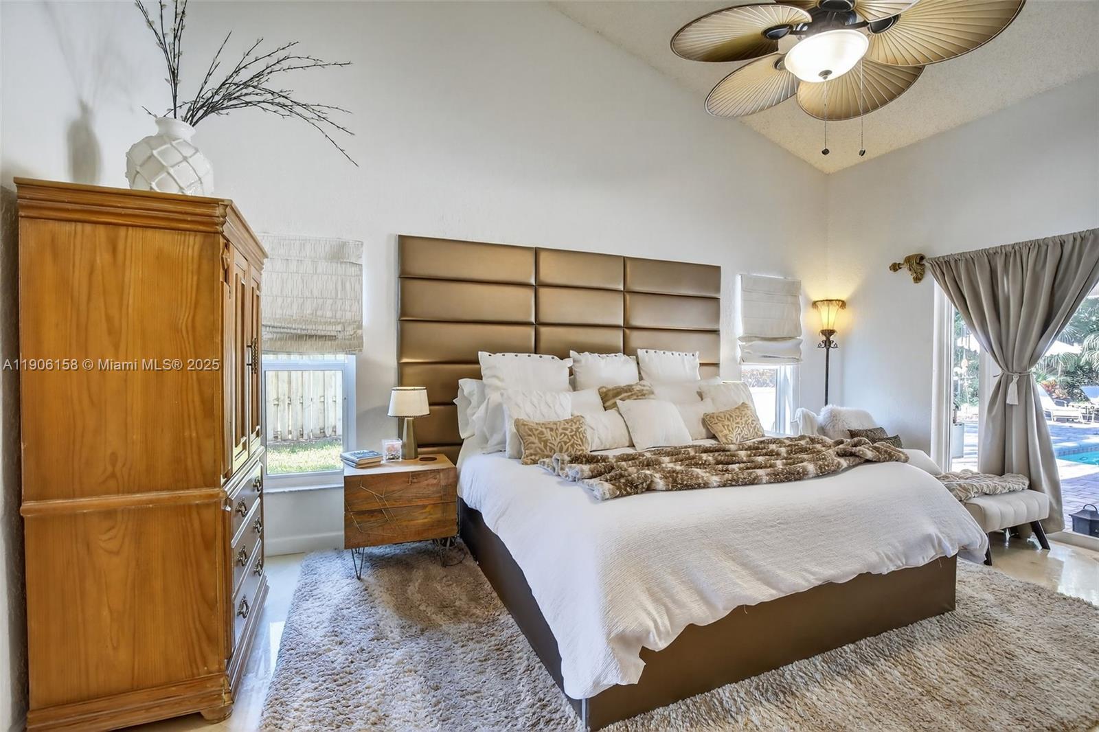 JACARANDA LAKES - Residential