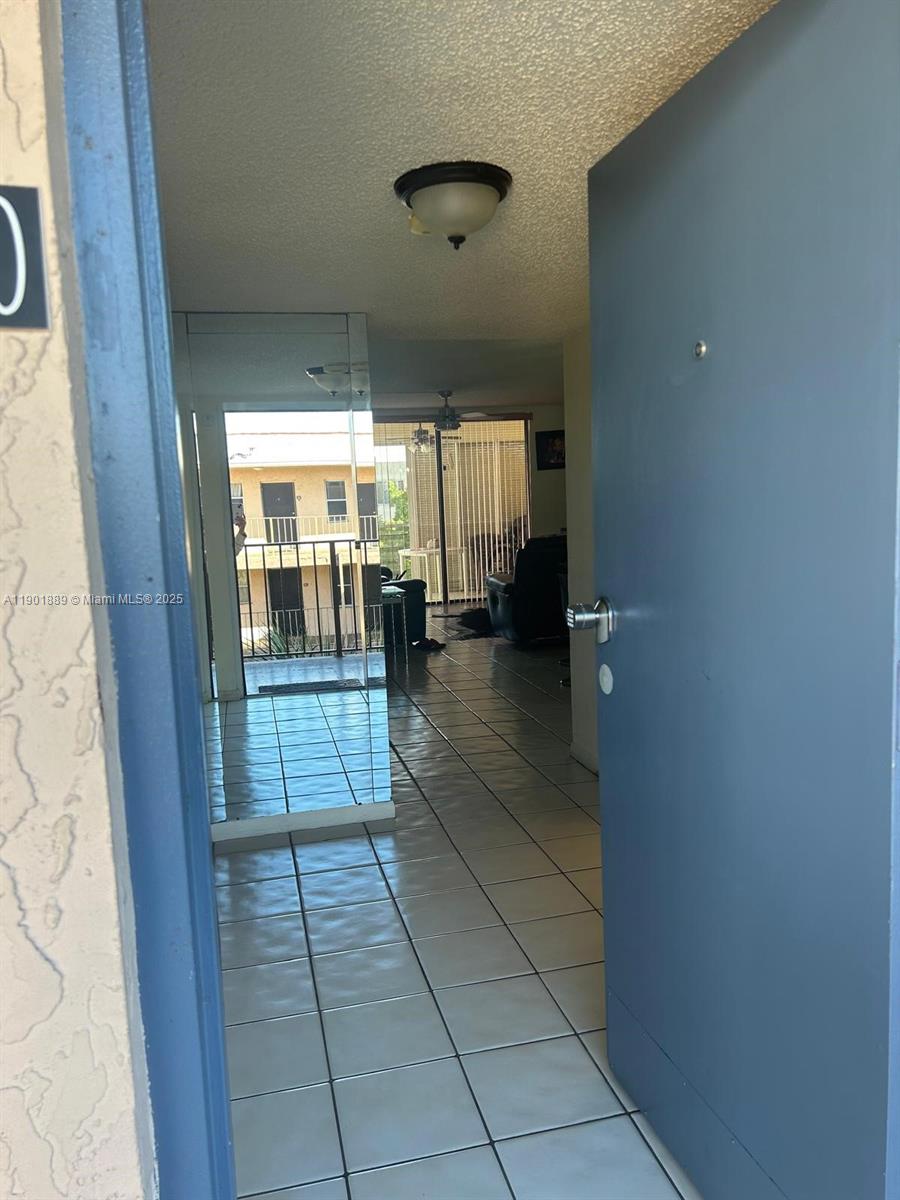View photos, virtual tours, details... 2840 Somerset Dr 400M