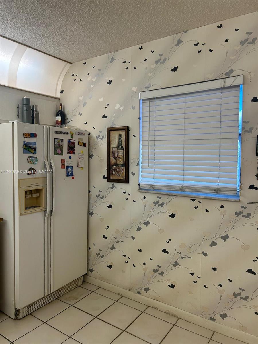 SOMERSET AT LAUDERDALE LA - Residential