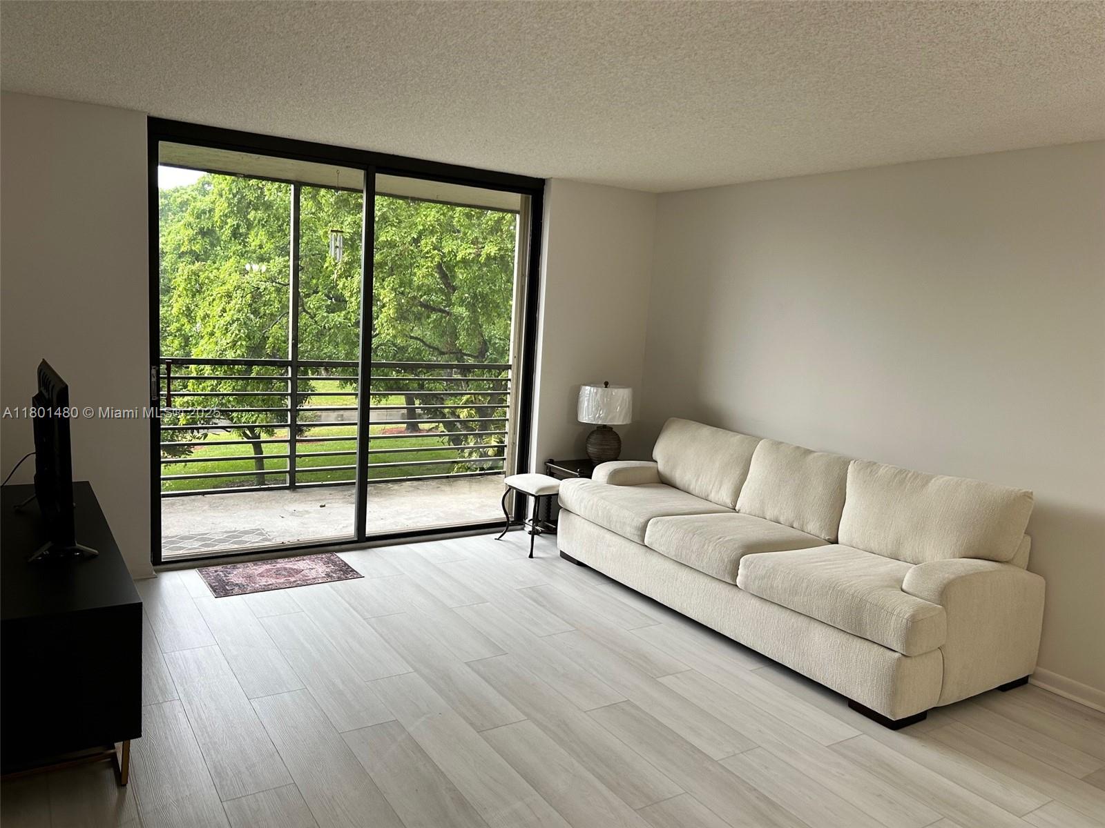 Property for Sale at 1000 Colony Point Cir 302, Pembroke Pines, Miami-Dade County, Florida - Bedrooms: 2 
Bathrooms: 2  - $190,000
