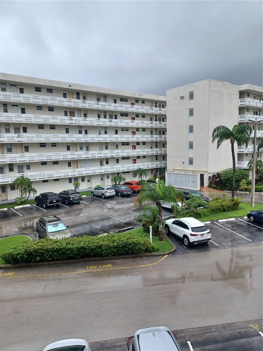 POINT EAST SEC 4 CONDO - Residential