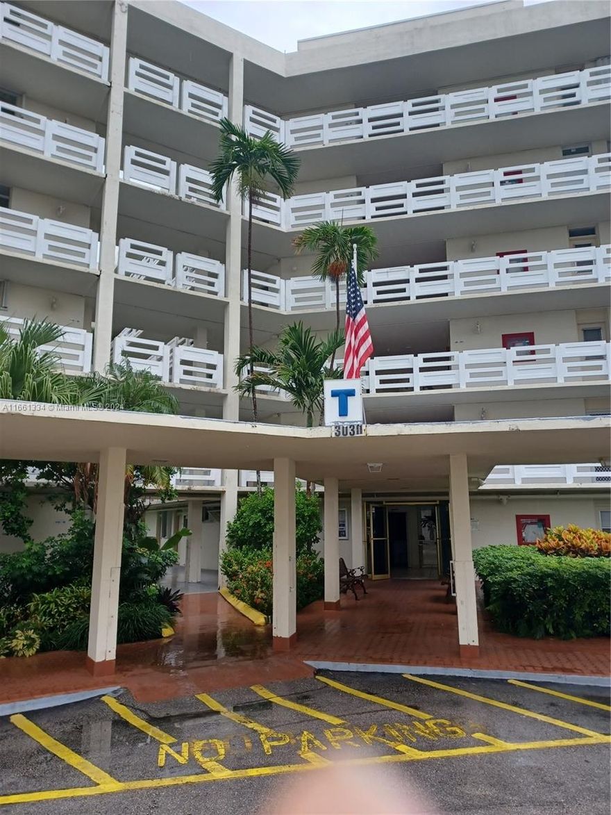Beautiful 2bed 2 bath apartment in  the desirable 55+ community of Point East. Many amenities and activities to enjoy and relax. Close to casinos, Aventura mall, restaurants and train station.