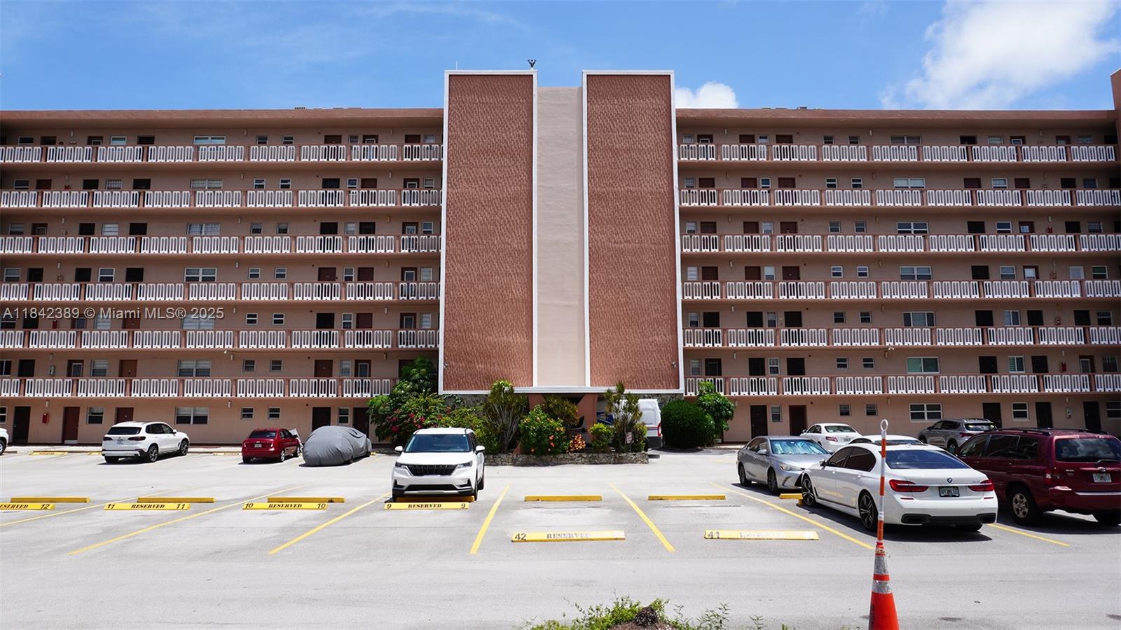 Spacious and bright 1BR/1.5BA penthouse in Hallandale Beach. Features updated kitchen with granite countertops and new appliances, all-marble flooring throughout, and a screened balcony overlooking the pool.
Building amenities include a heated pool, clubhouse, gym, BBQ area, and laundry facilities on every floor.
Prime location—just 1.5 miles to the beach and walking distance to Publix, Winn-Dixie, Ross, Burlington, restaurants, Gulfstream Park, and casino. Ready for immediate occupancy.