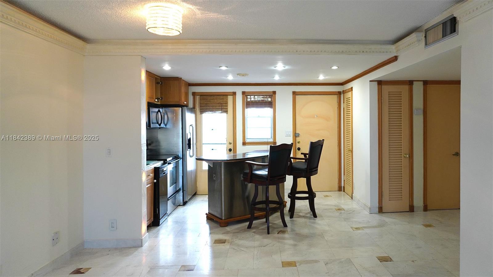 301 NE 14th Ave 703