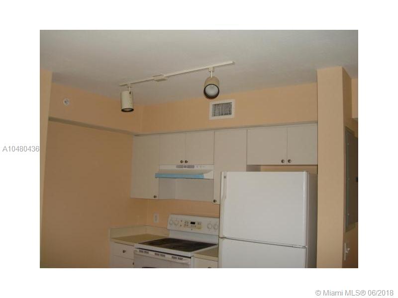 VISTA TRACE 4 CONDO - Residential Lease