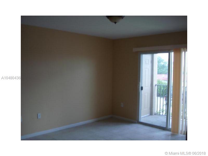 VISTA TRACE 4 CONDO - Residential Lease