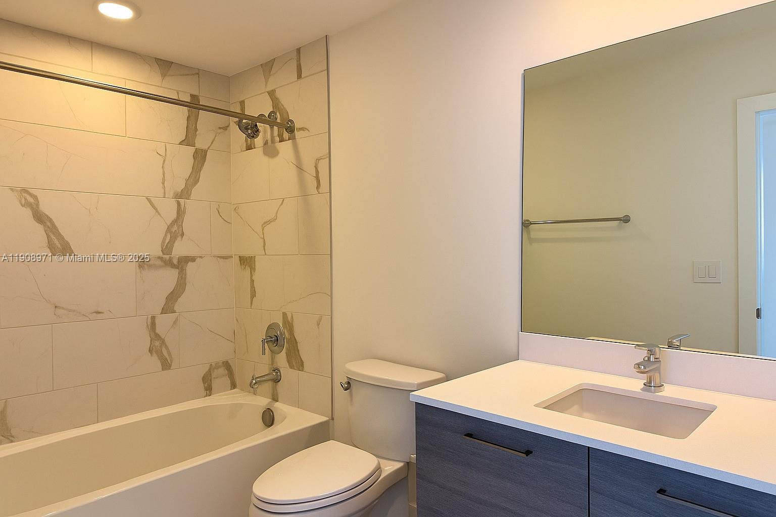 ¤SPANISH RIVER LAND CO A - Residential Lease