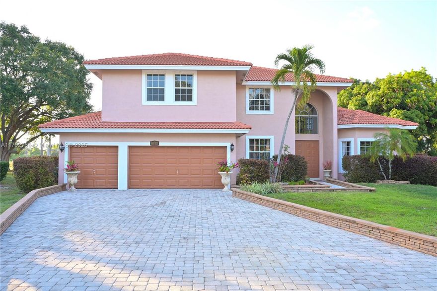 **PRICE ADJUSTMENT** FRESHLY PAINTED BREATHTAKING 4 BDRMS, 4.5 BTHRMS, 3 CAR GARAGE TURTLE RUN MASTERPIECE WITH A POOL, SPACIOUS ROOMS, BATHROOMS, CLOSETS, AND AN OVERSIZED LOT DISPLAYED IN THE FRONT AND BACKYARD.  CUSTOM DRIVEWAY TO A GRAND ENTRANCE AND VOLUME CEILING THROUGHOUT THAT EXHIBITS OPULENT LIGHTING.  UPGRADED COUNTERTOPS & CABINETS.  SS APPLIANCES. **THE OWNERS HAVE CONTRACTED WITH A LICENSED ROOFING COMPANY TO HAVE THE ROOF REPLACED AFTER CLOSING**