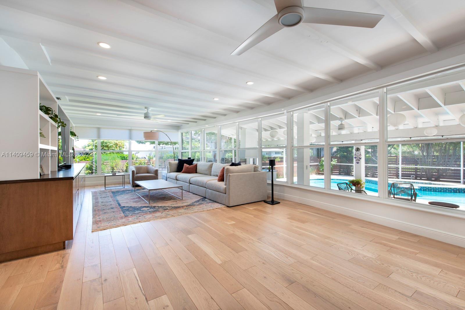 BAY BREEZE SEC MIAMI SHOR - Residential