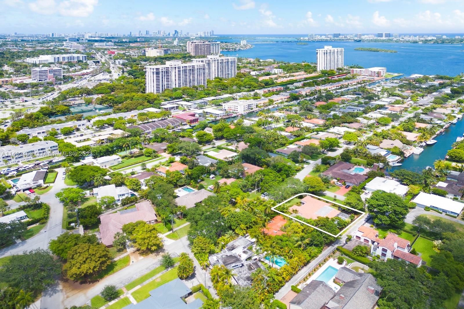 BAY BREEZE SEC MIAMI SHOR - Residential