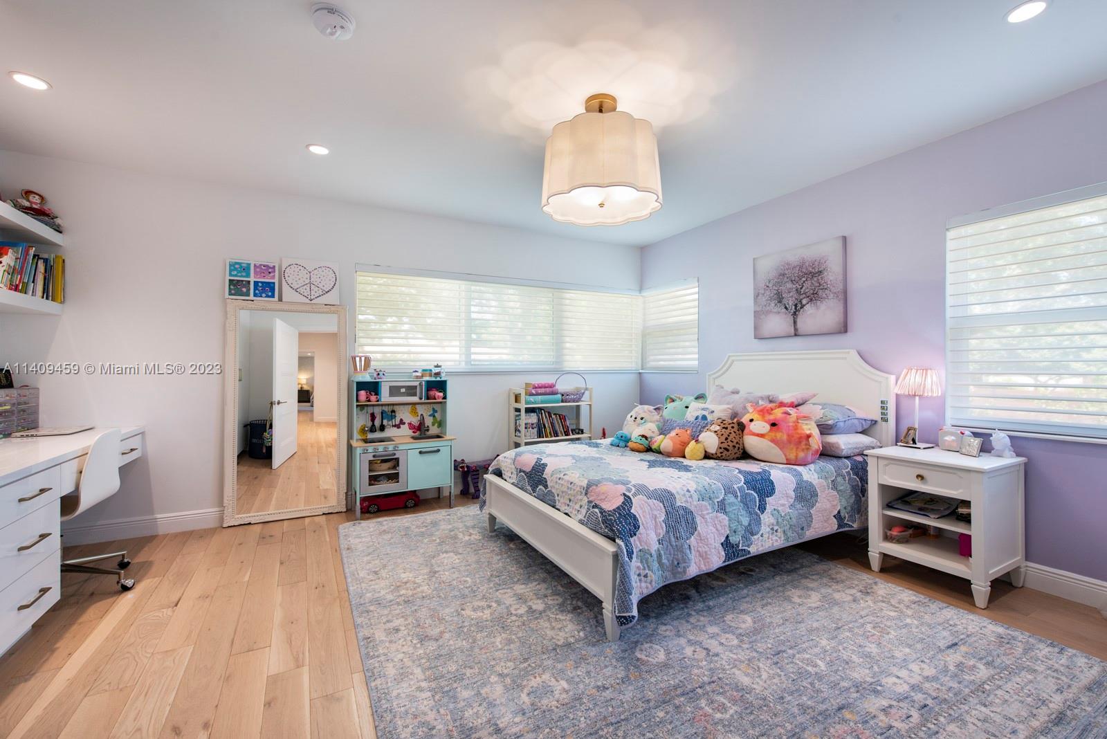 BAY BREEZE SEC MIAMI SHOR - Residential