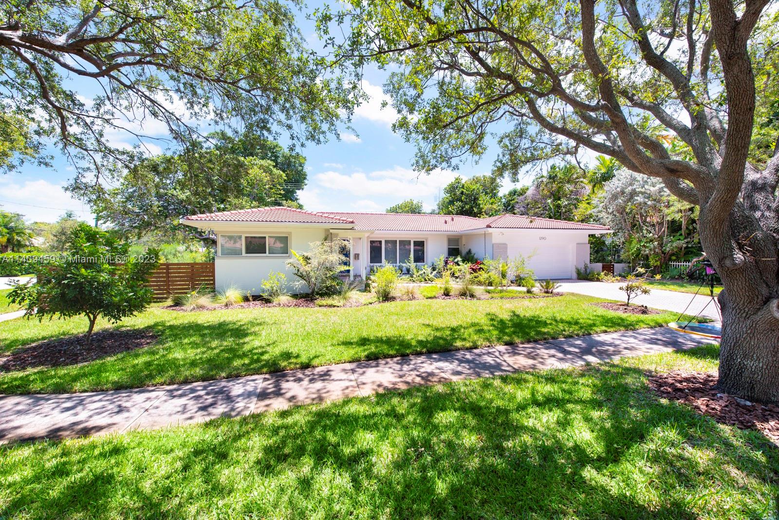 BAY BREEZE SEC MIAMI SHOR - Residential