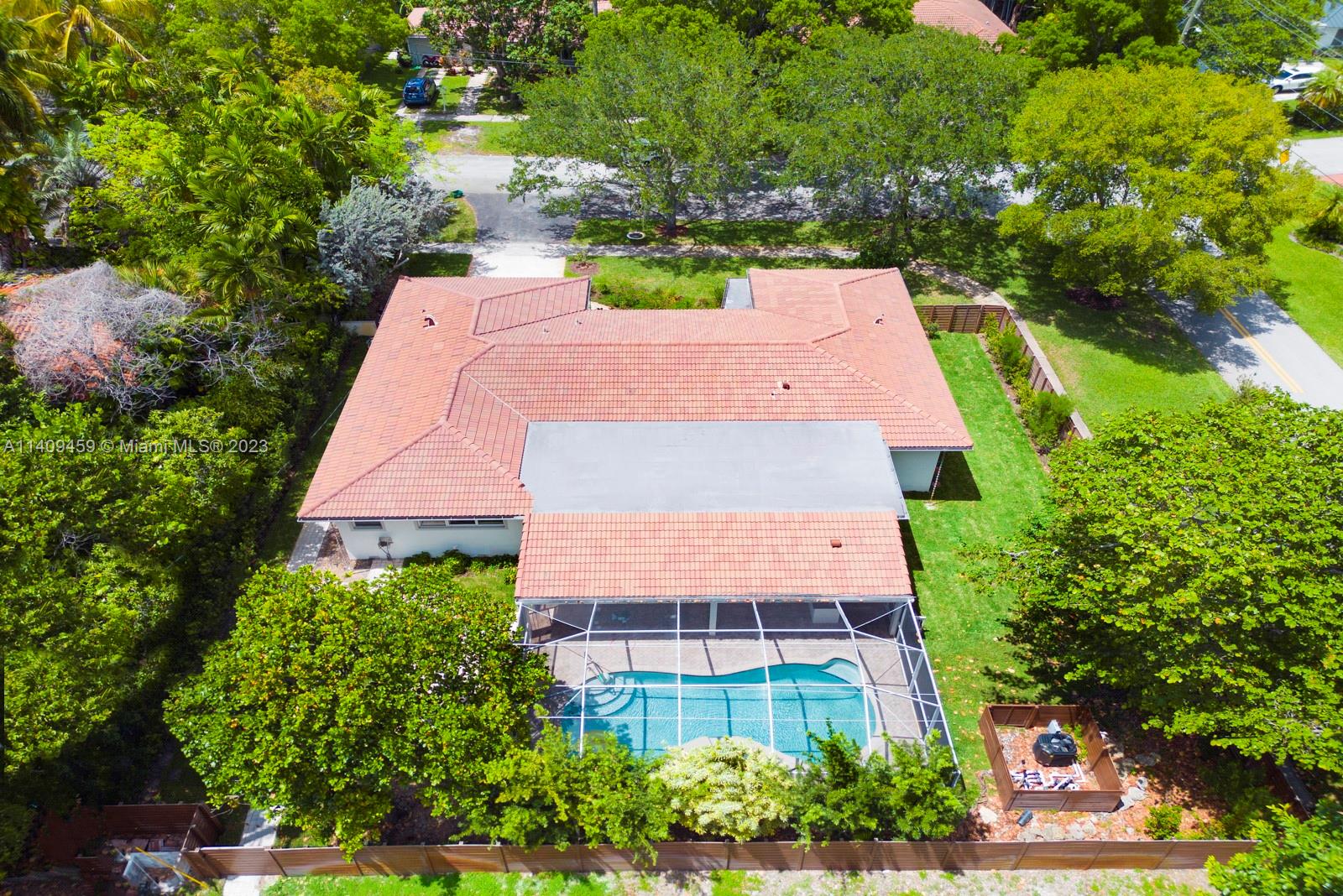 BAY BREEZE SEC MIAMI SHOR - Residential