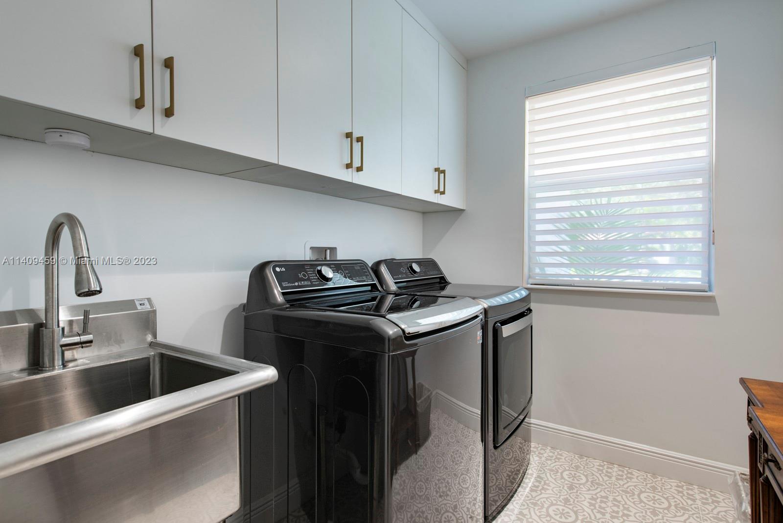 BAY BREEZE SEC MIAMI SHOR - Residential