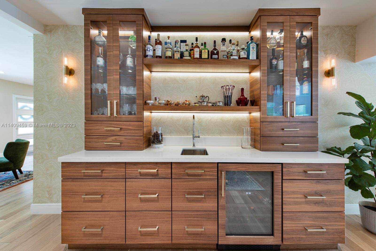 BAY BREEZE SEC MIAMI SHOR - Residential