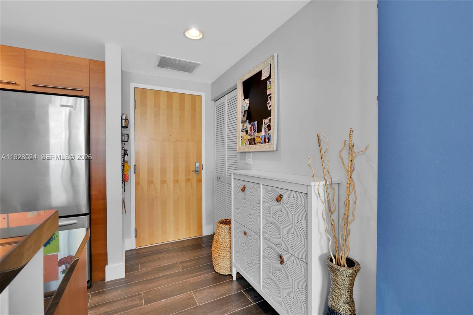 VIZCAYNE SOUTH CONDO - Residential