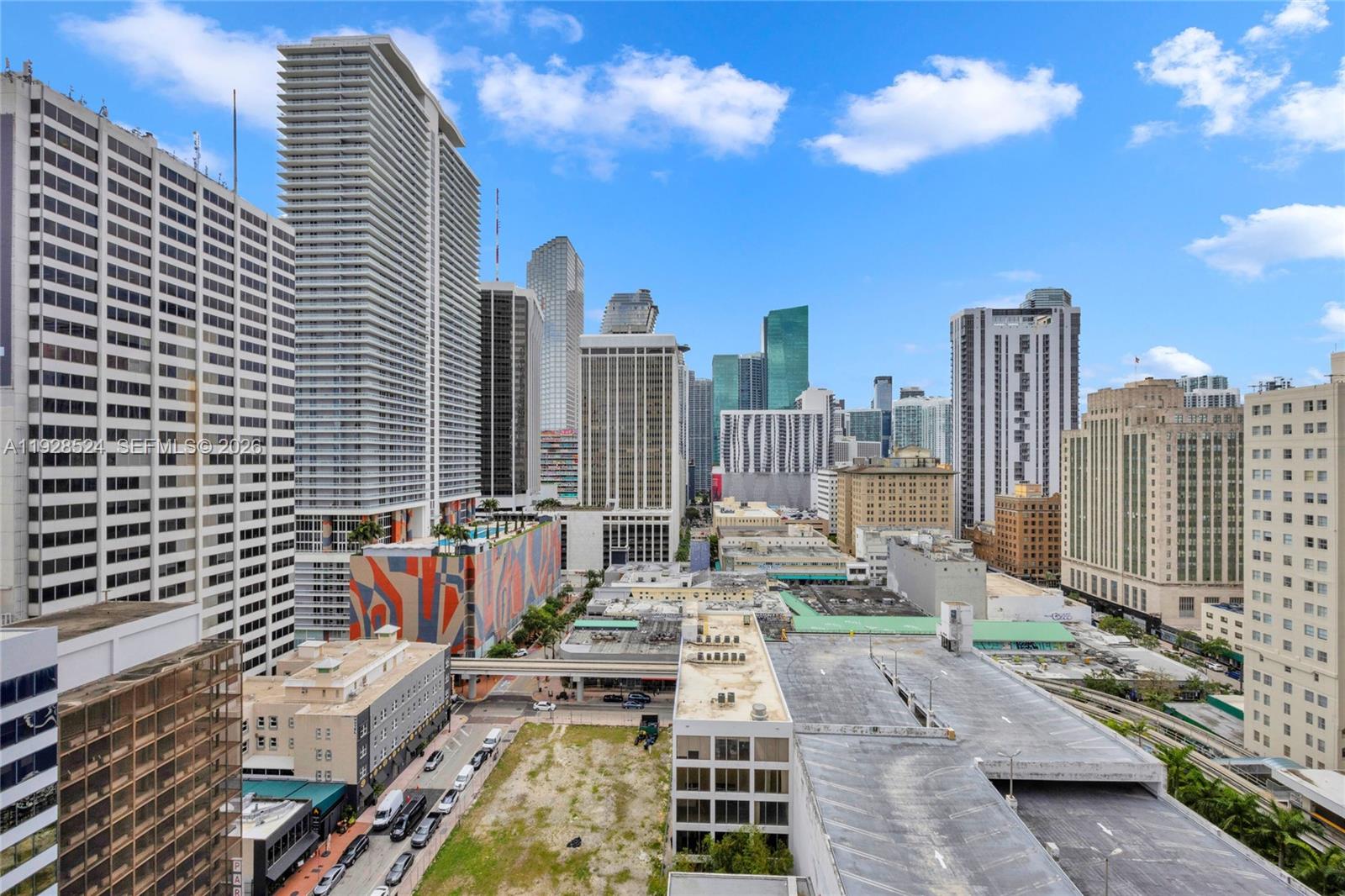 VIZCAYNE SOUTH CONDO - Residential