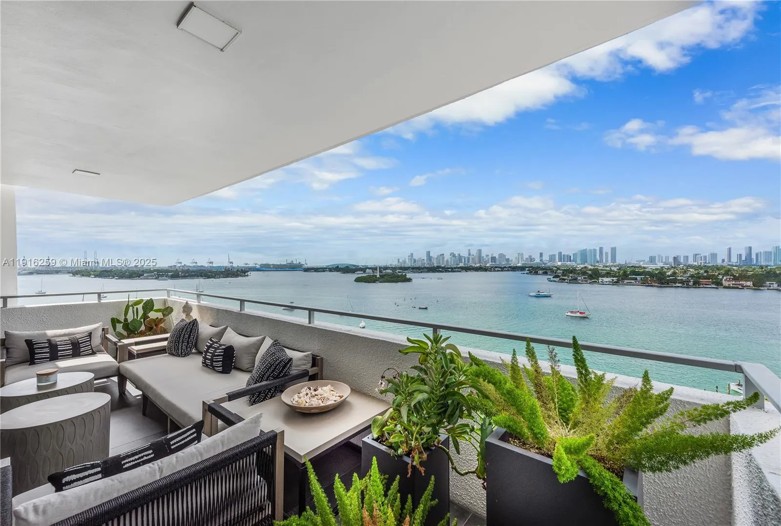 Miami Beach, Florida 33139, United States, 4 Bedrooms Bedrooms, ,4 BathroomsBathrooms,Residential,Active,245357