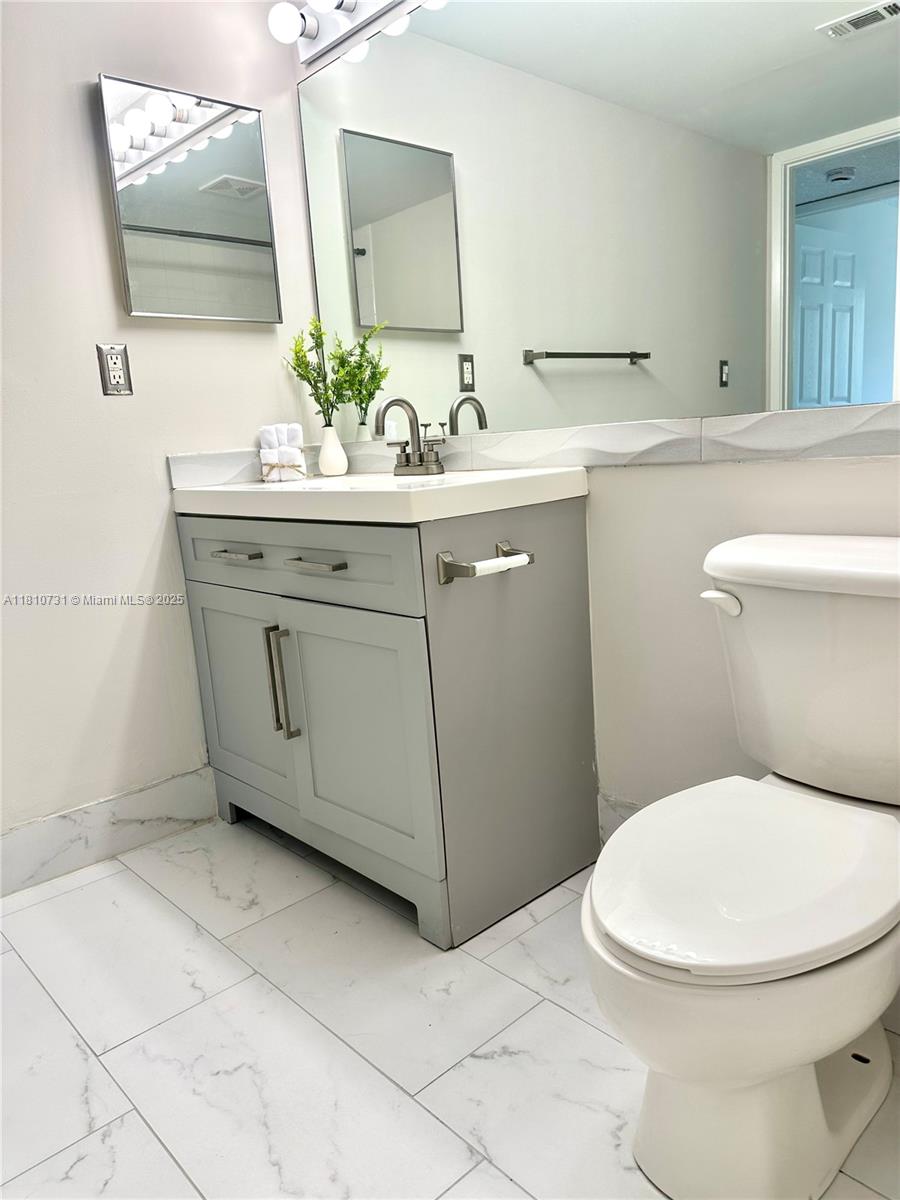 1875 Napoli Luxury - Residential