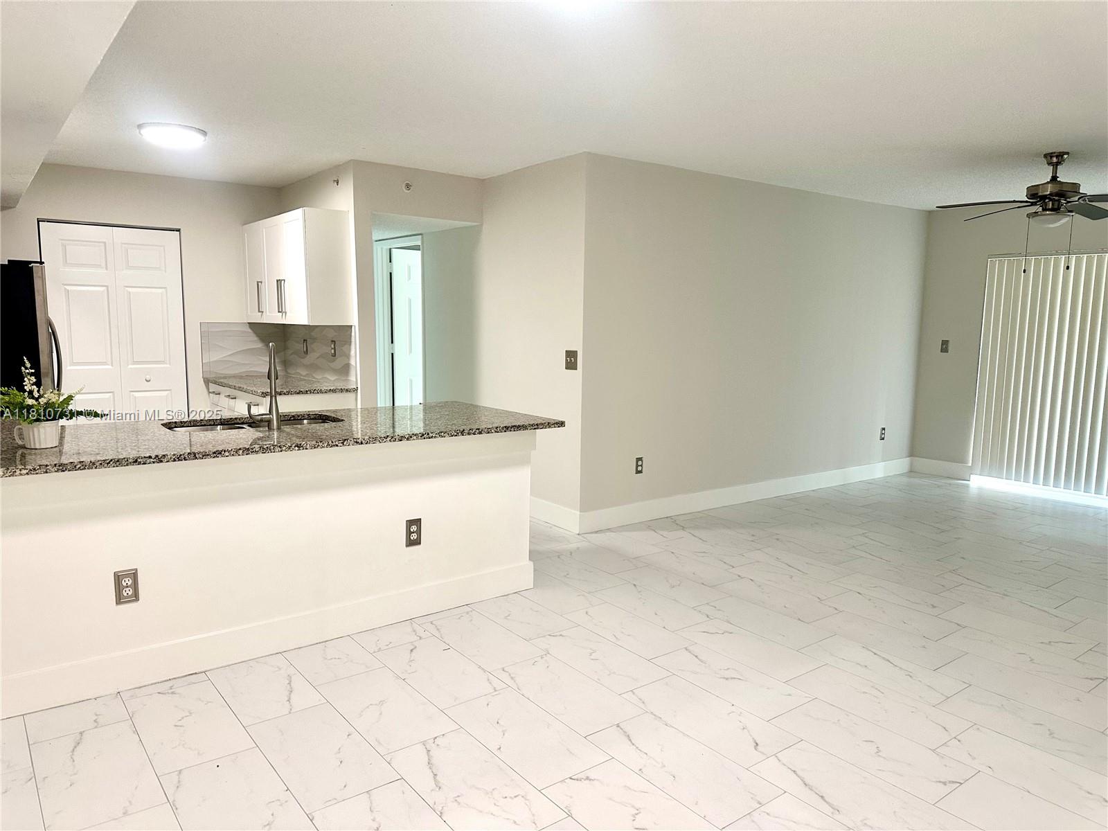 1875 Napoli Luxury - Residential