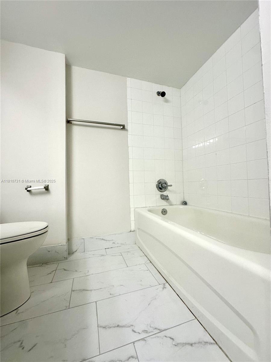 1875 Napoli Luxury - Residential