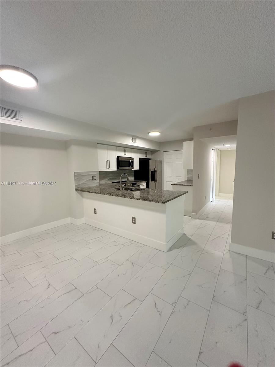 1875 Napoli Luxury - Residential