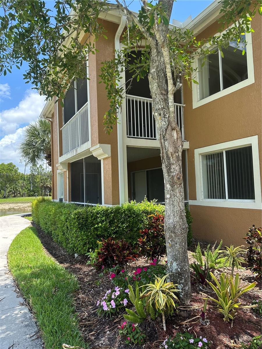 1875 Florida Club Dr 7112, Naples, Collier County, Florida - 3 Bedrooms  
2 Bathrooms - 