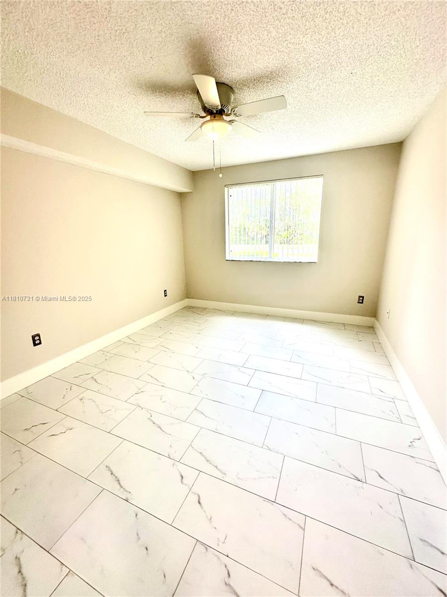 1875 Napoli Luxury - Residential