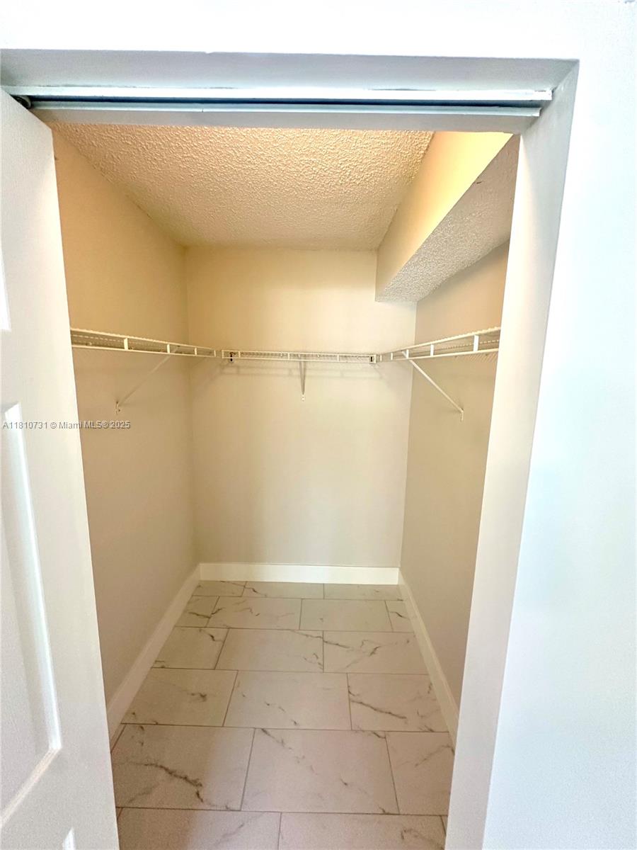 1875 Napoli Luxury - Residential