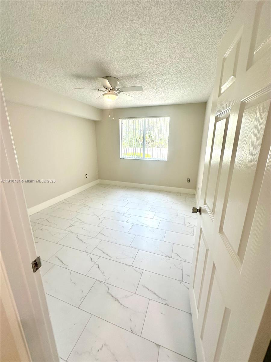 1875 Napoli Luxury - Residential