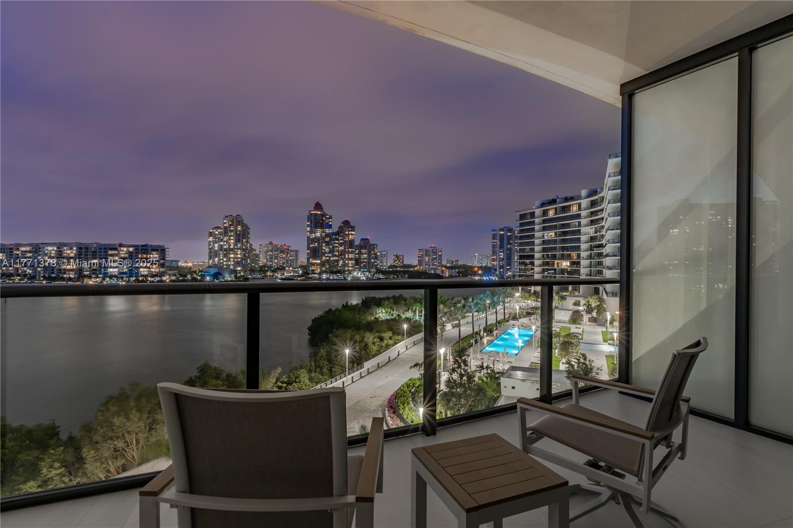 PRIVE CONDO - Residential