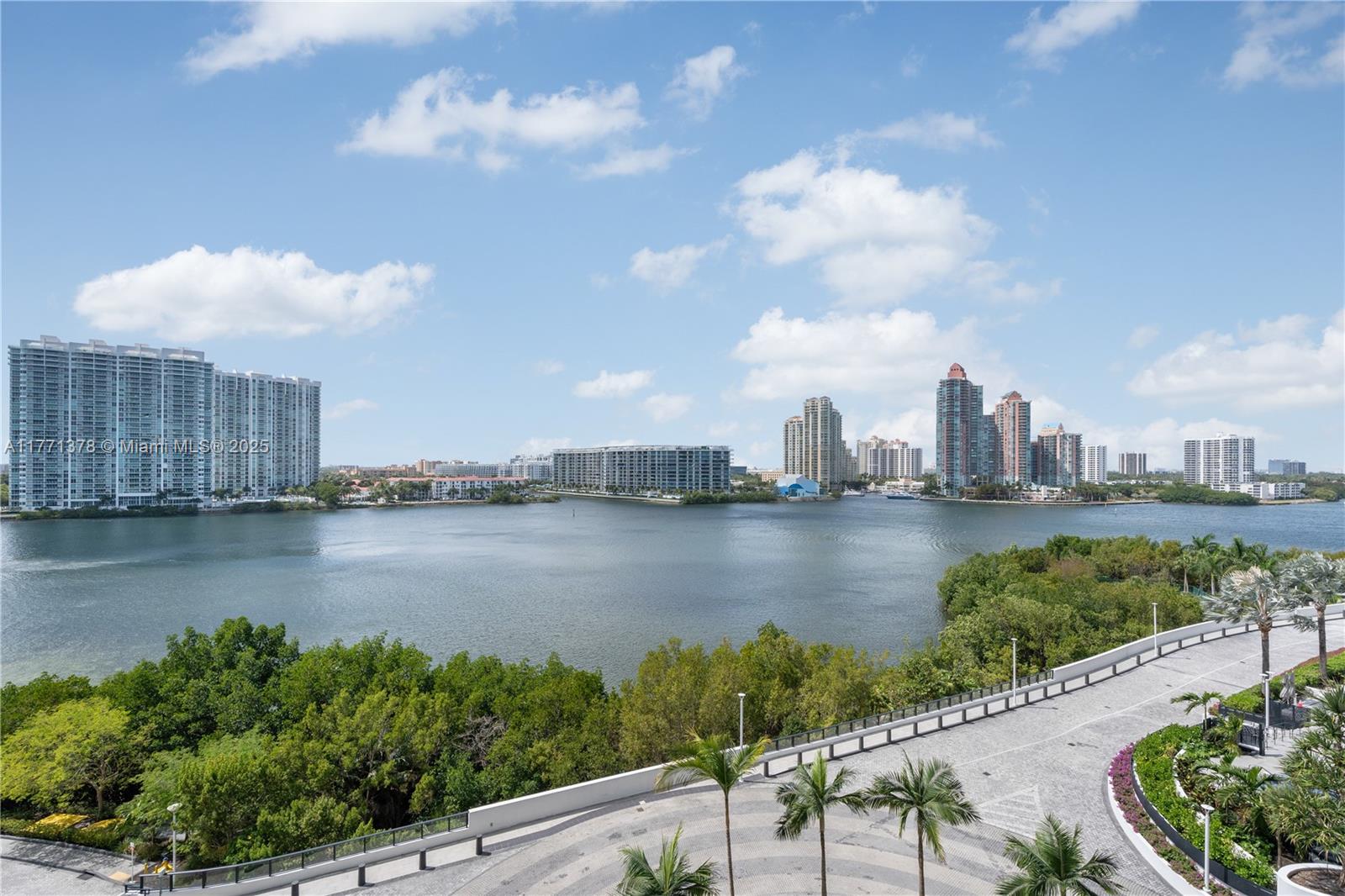 PRIVE CONDO - Residential