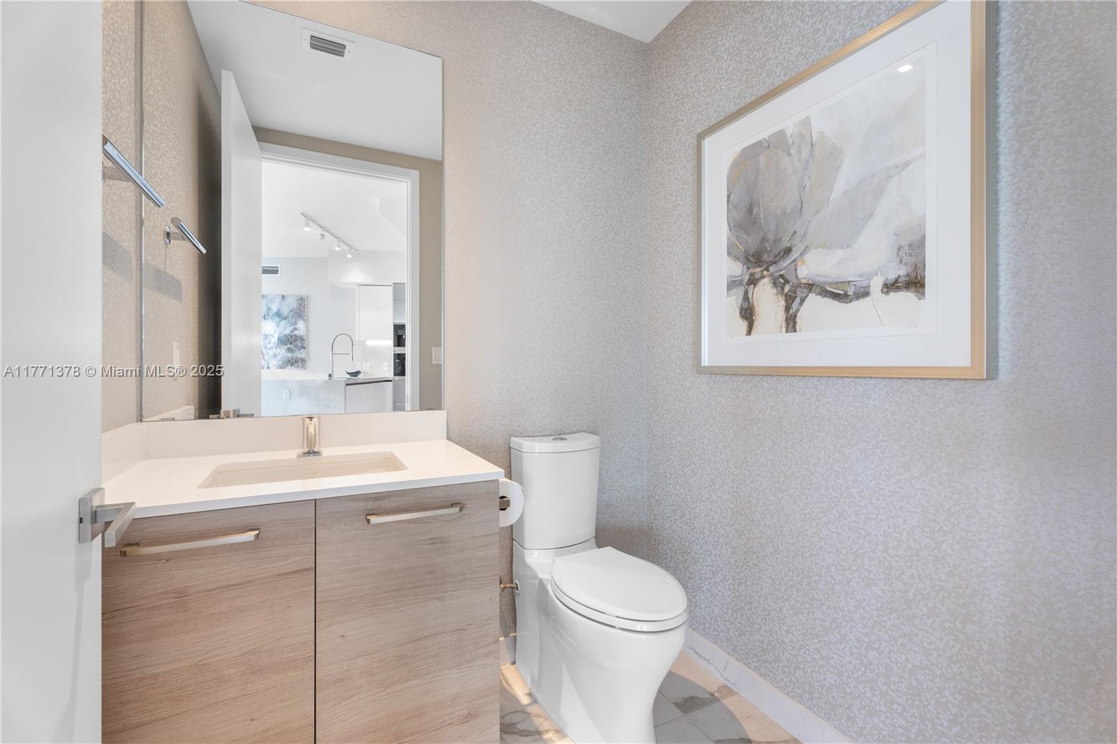 PRIVE CONDO - Residential