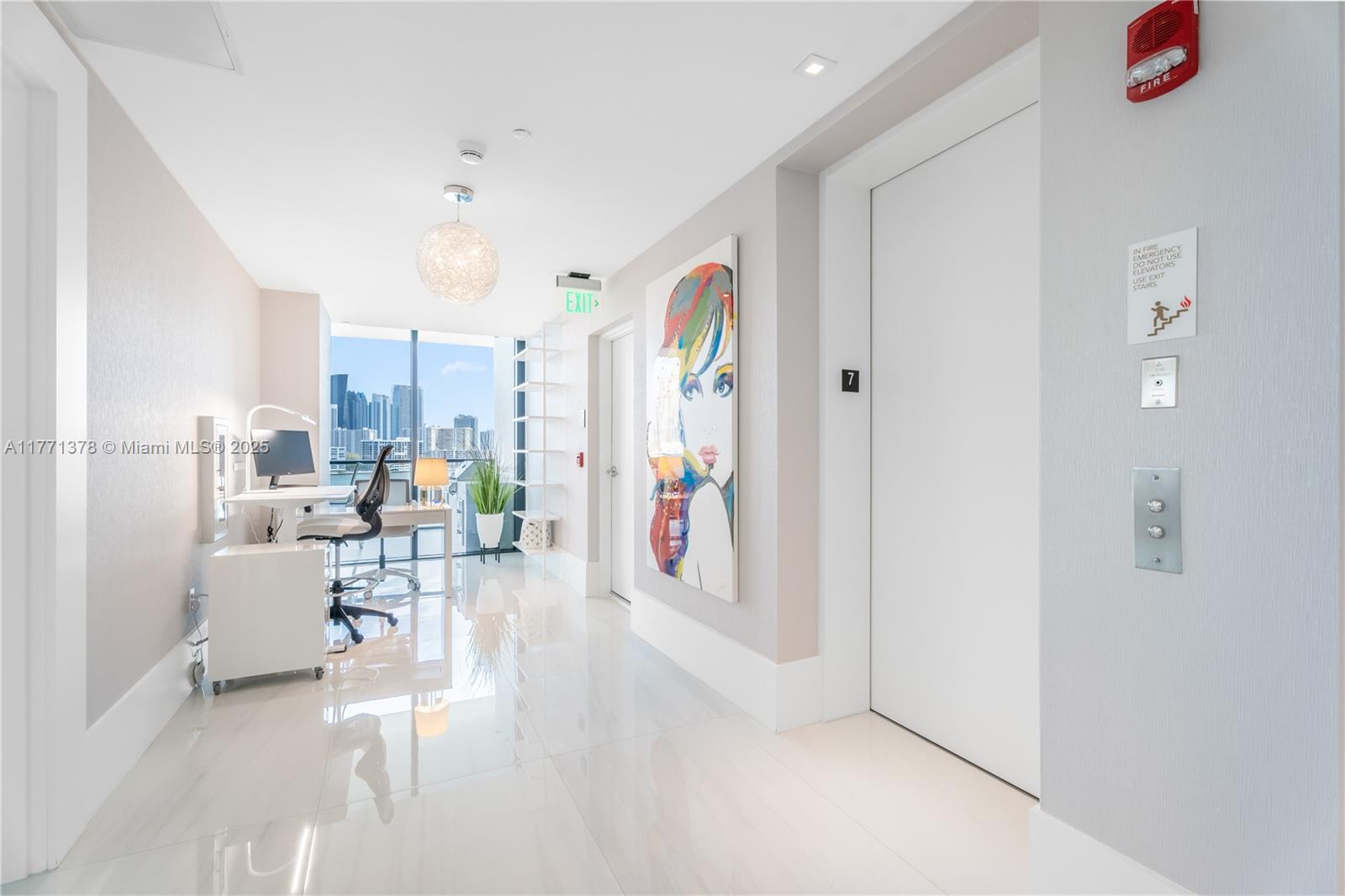 PRIVE CONDO - Residential