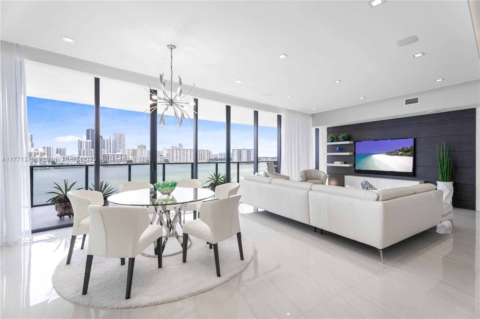 PRIVE CONDO - Residential
