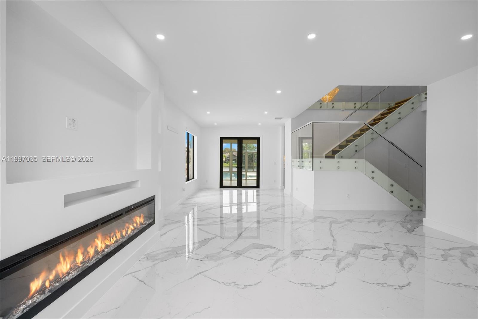 SILVER SHORES (PARCELS H - Residential