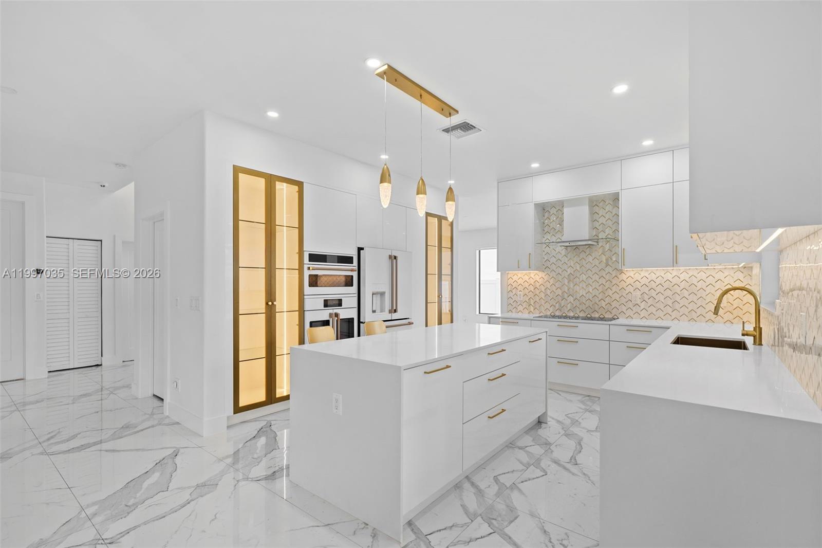 SILVER SHORES (PARCELS H - Residential