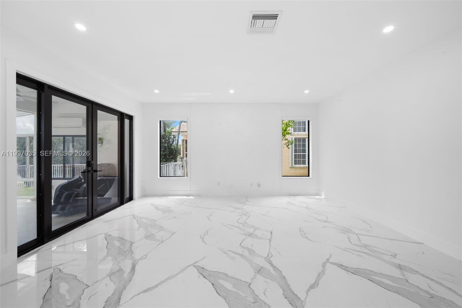 SILVER SHORES (PARCELS H - Residential