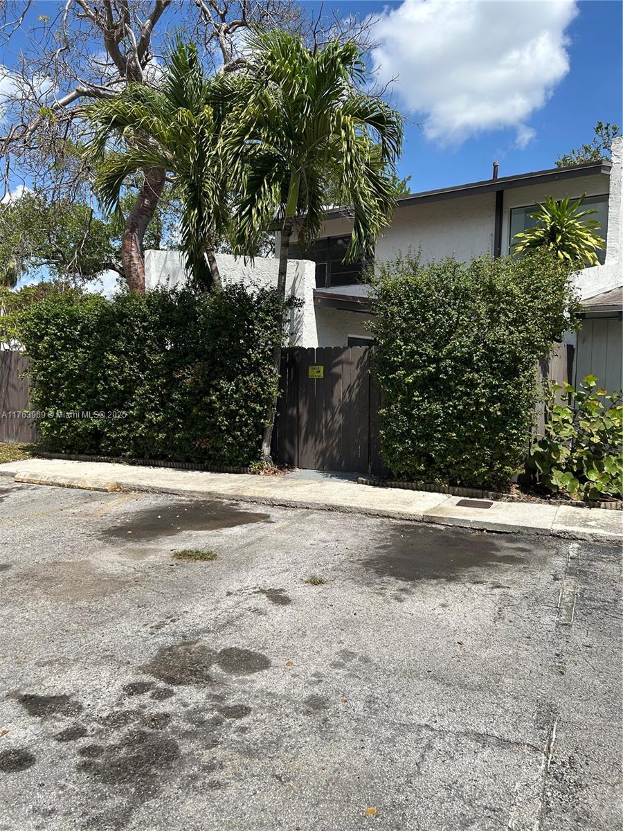 11005 SW 70th Ter