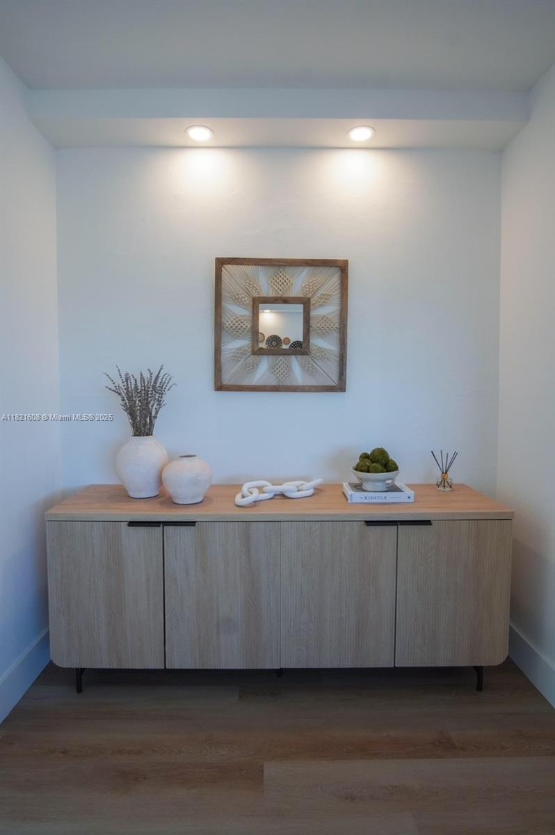 BAYSHORE YACHT & TENNIS C - Residential