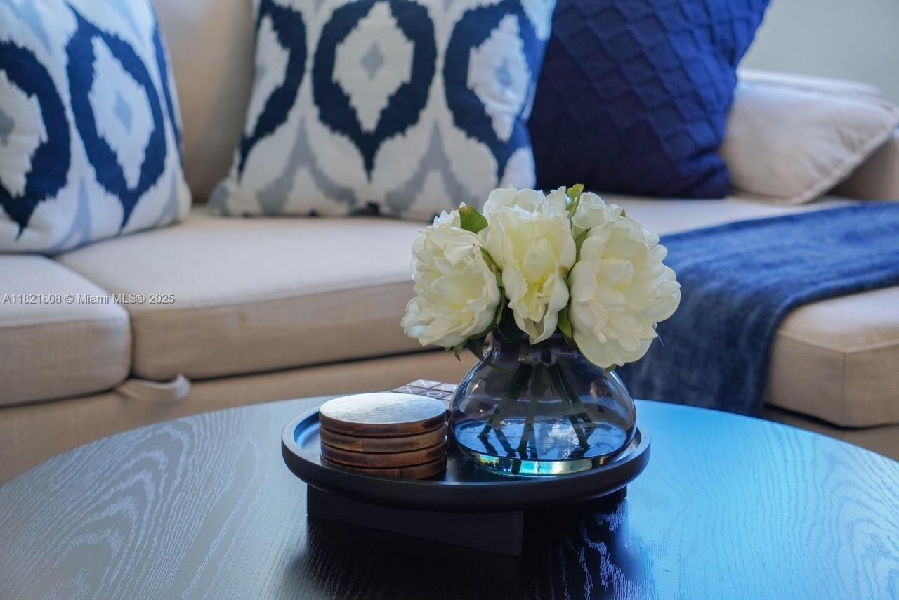 BAYSHORE YACHT & TENNIS C - Residential