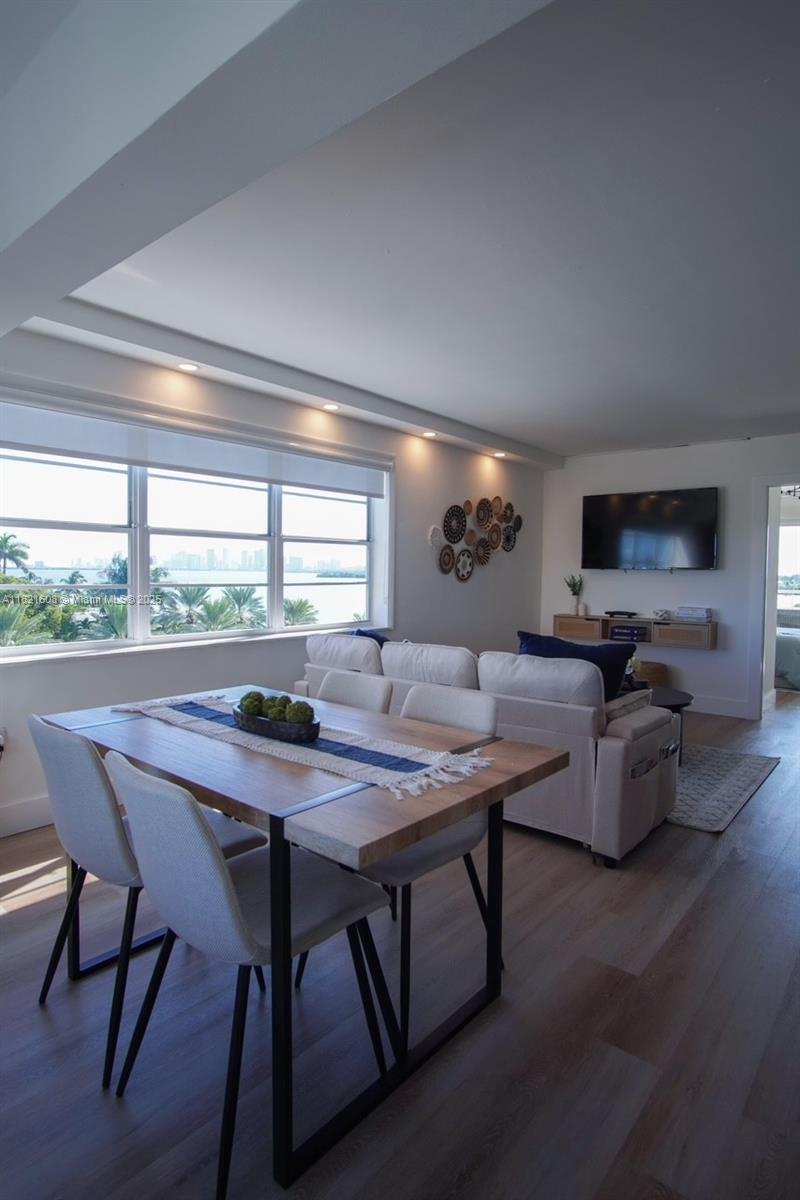 BAYSHORE YACHT & TENNIS C - Residential