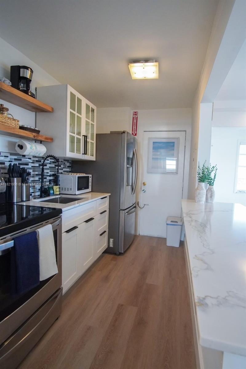 BAYSHORE YACHT & TENNIS C - Residential