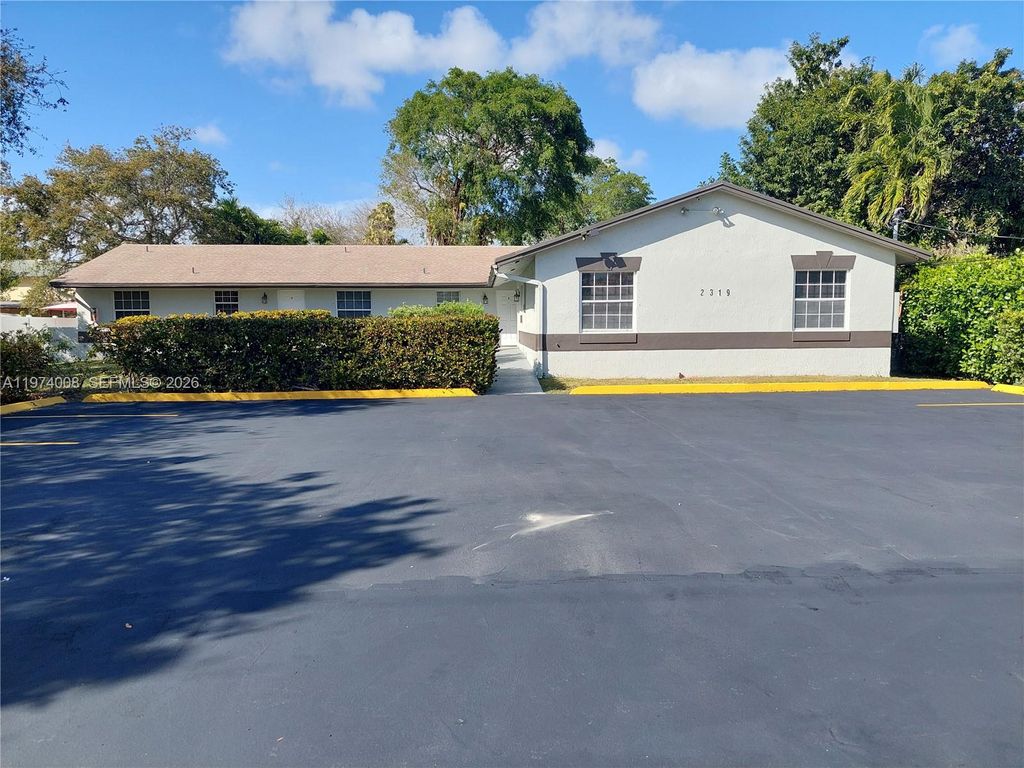 Photo of 2319 S Johnson St #4, Hollywood, FL 33020 (MLS # A11974008)