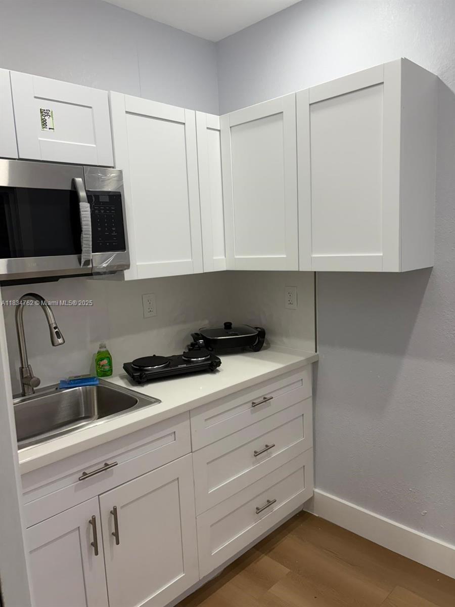 Efficiency for rent with all amenities included for 1 or 2 persons, just first month and secure deposit. Parking space for 2 cars.