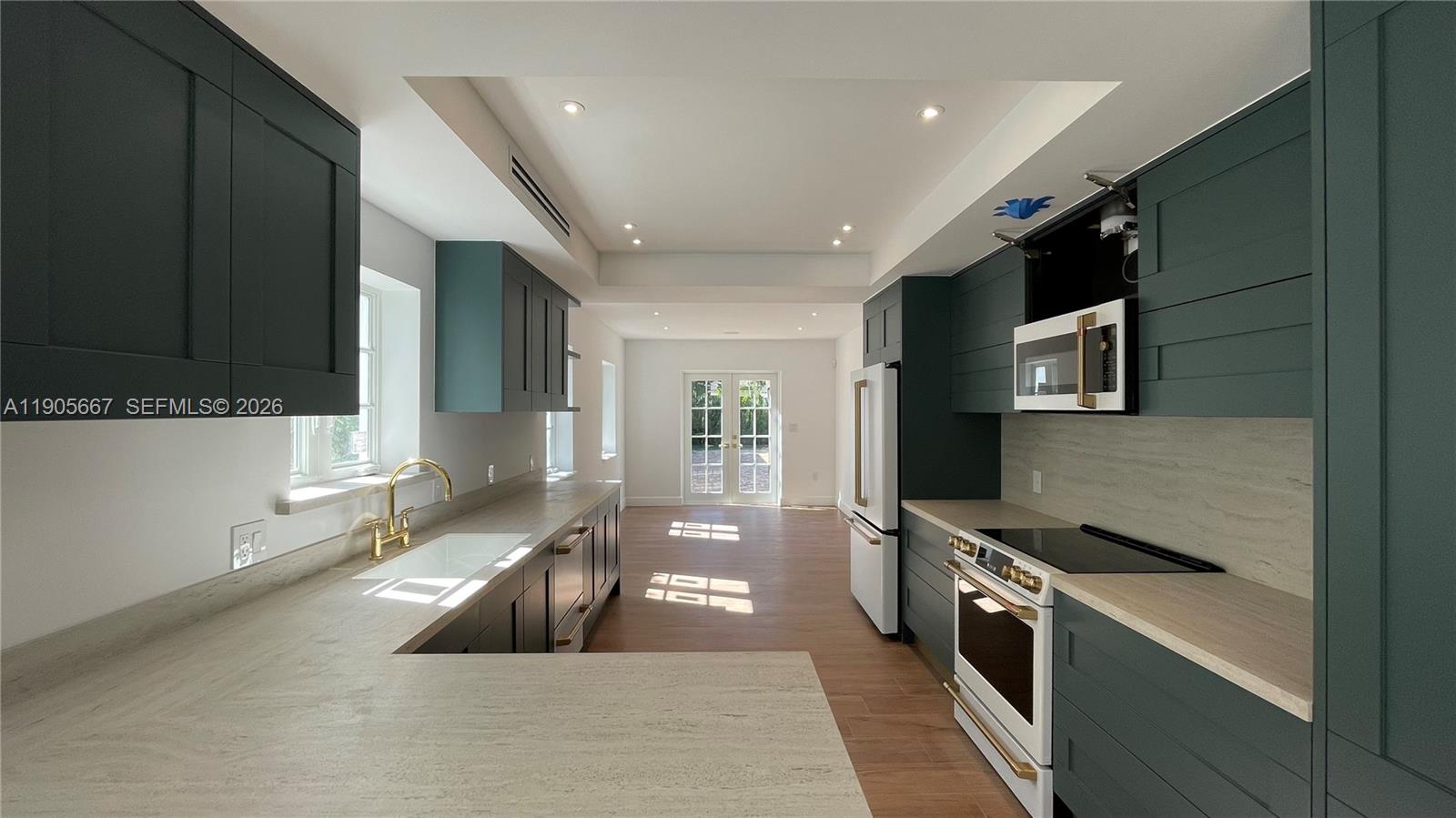 CORAL GABLES RIVIERA SEC - Residential