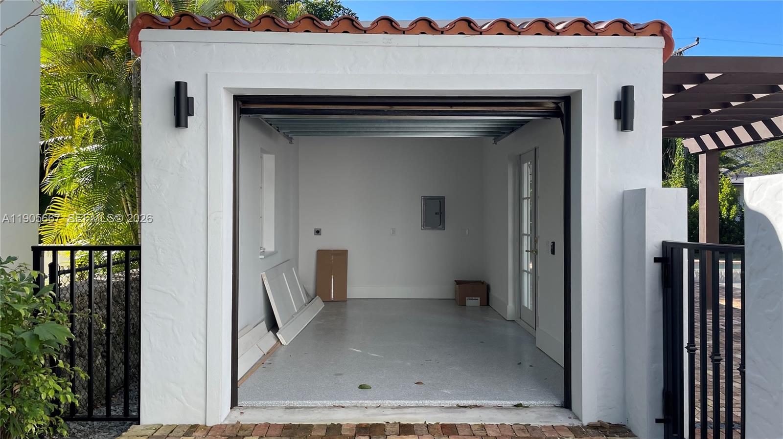 CORAL GABLES RIVIERA SEC - Residential