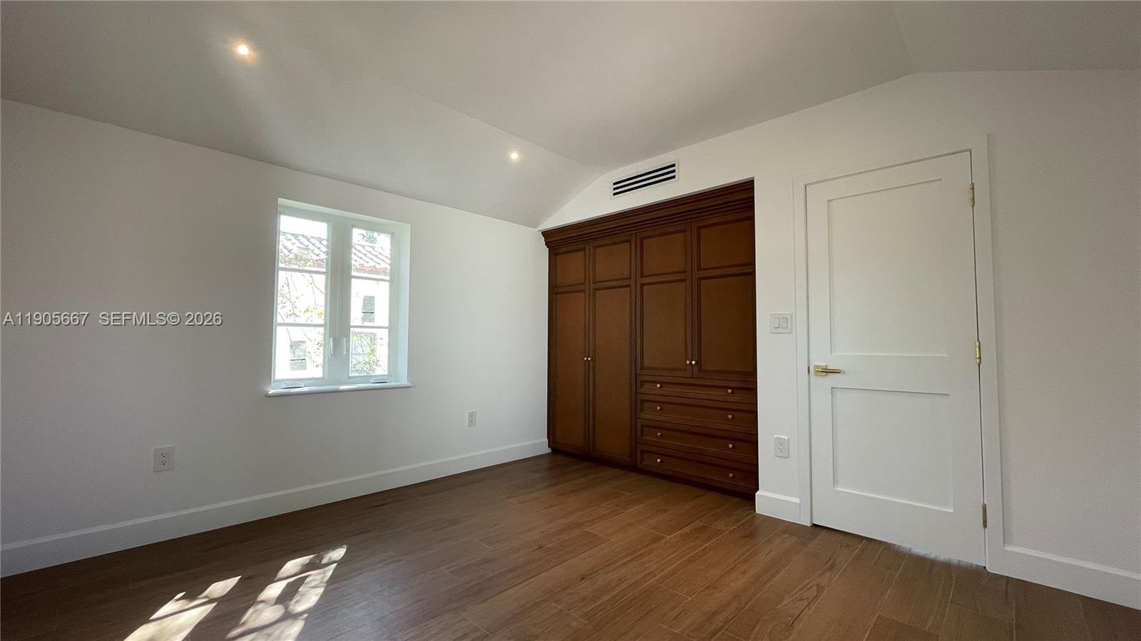 CORAL GABLES RIVIERA SEC - Residential